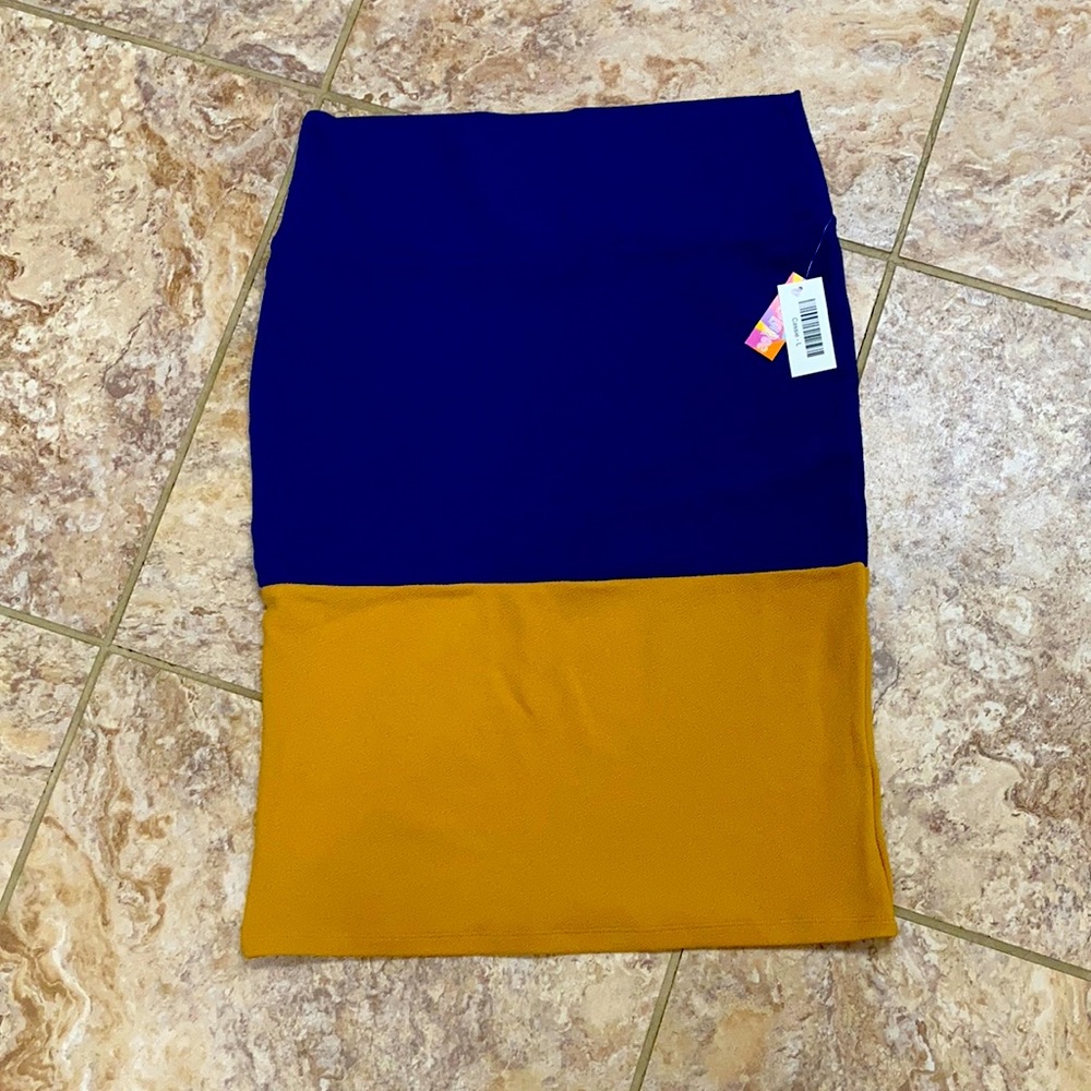 LAST CHANCE!! 3/$15 Lularoe cassie colorblock skirt size L navy blue and gold